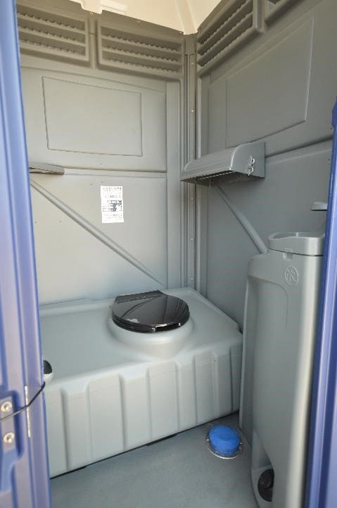 Flushable Portable Restroom Unit